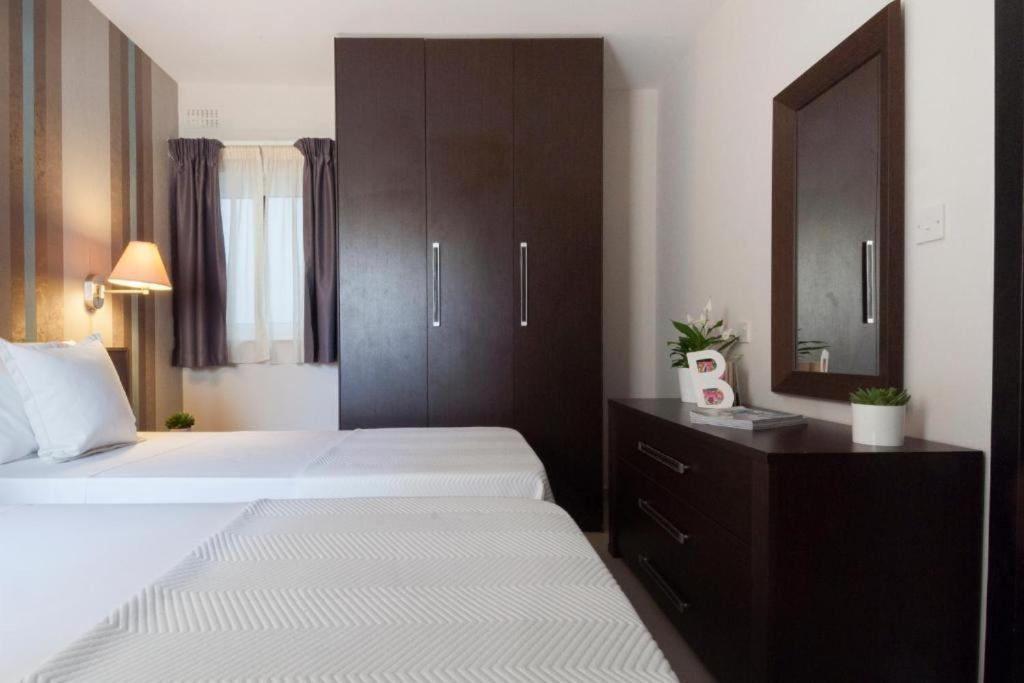 Valletta View Apartments By St Hotels Gzira Ngoại thất bức ảnh